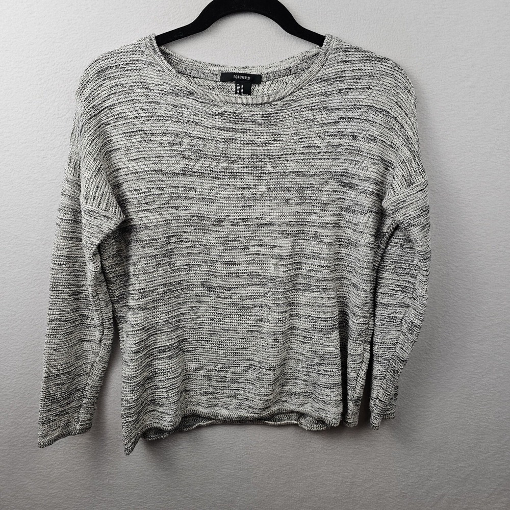 Forever 21 Sweater Woman’s Size Medium Gray Long Sleeve Knit